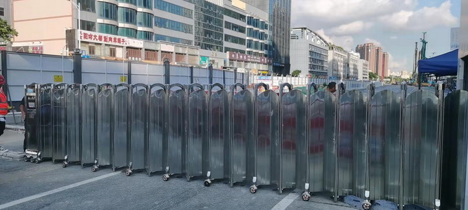 深圳不銹鋼伸縮門(mén).jpg