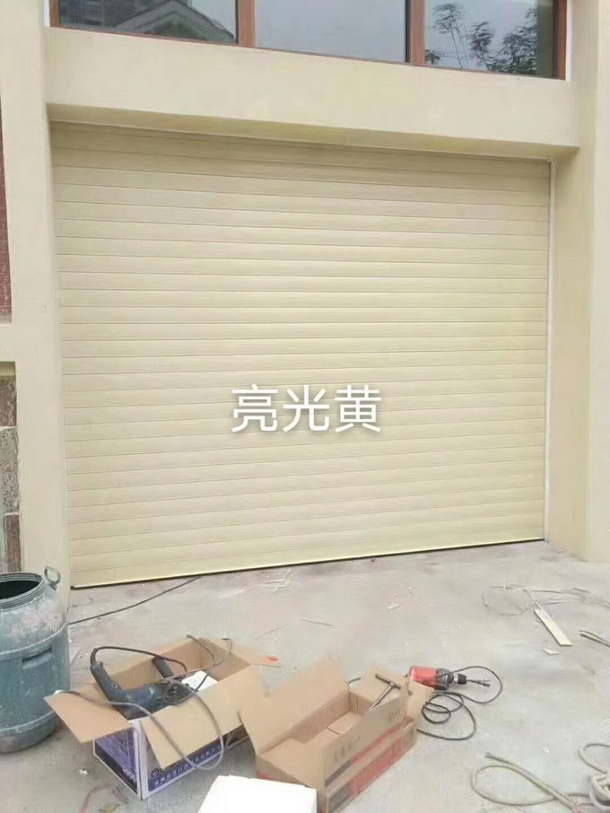 車庫電動(dòng)門.jpg